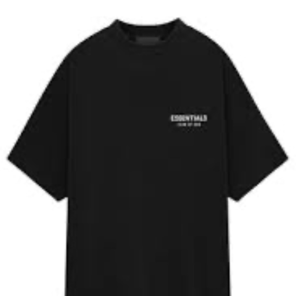 Black essentials tshirt